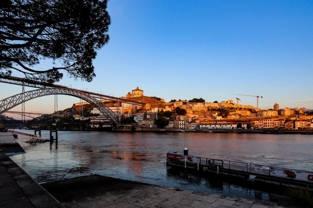 Hm - Ribeira Historical Apartment Porto Bagian luar foto